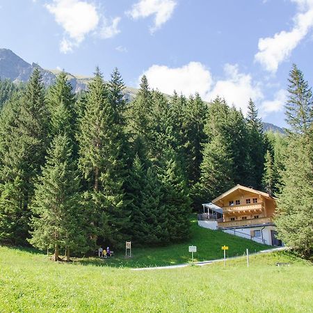 Family Lodge Maximilian Тукс Екстер'єр фото